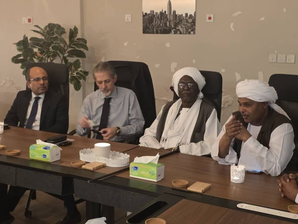 وزير البنى التحتية والنقل يبحث مع السفير المصري تعزيز التعاون في مشروعات النقل وإعادة الإعمار