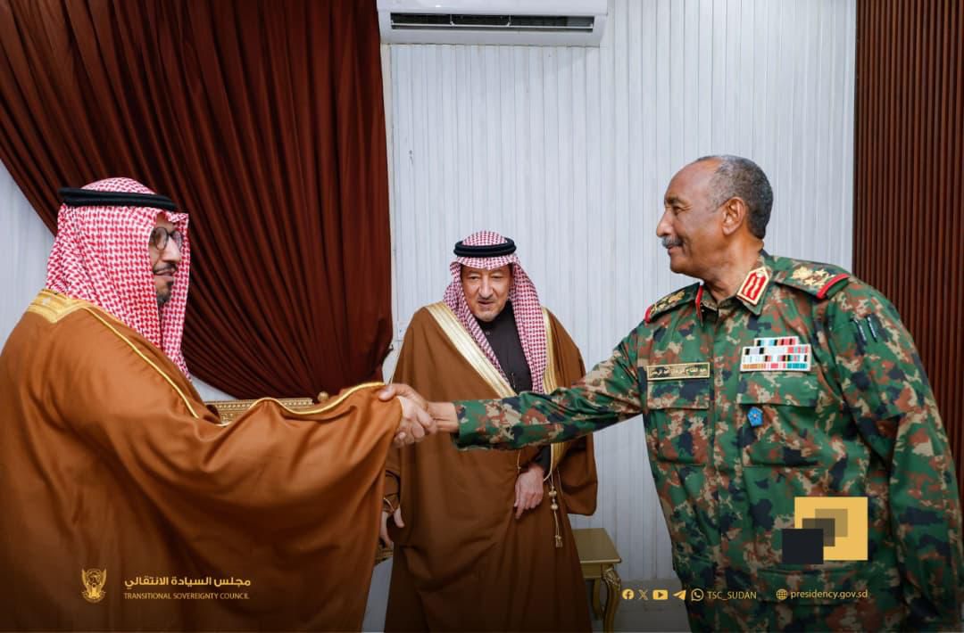 رئيس مجلس السيادة يعرب عن شكره لخادم الحرمين الشريفين وولي عهده والرئيس الأمريكي لاهتمامهم بقضية السلام في السودان