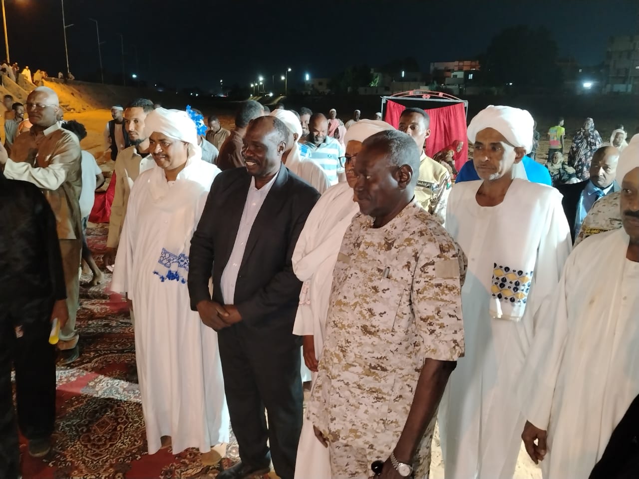 وسط حضور كبير… والي الخرطوم يدشن ليالي ابو عنجة ويشيد بكافة الجهات التي ساهمت في تأهيل الخور ويعلن دعمه للمناشط الرياضية