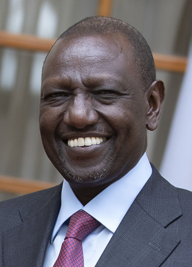 في خطابٍ هزّ كينيا.. نائب الرئيس السابق يواجه روتو بملف السودان